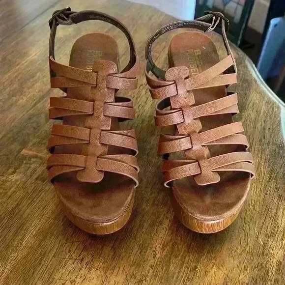 White Mountain Alliance Burnished Dark Tan Strap Stacked Heel Slingback Size 7 - Picture 2 of 13